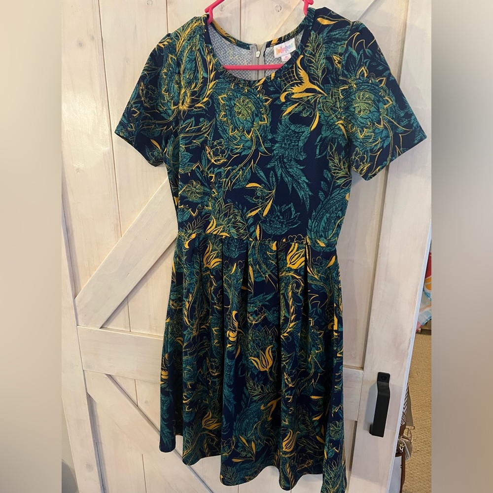 LuLaRoe Amelia - Size medium